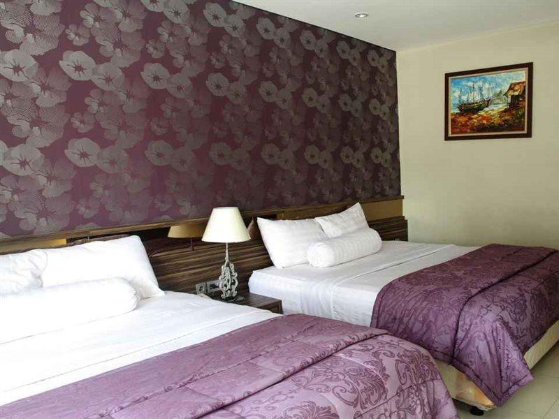 Aquarium Hotel Pangandaran Exterior foto